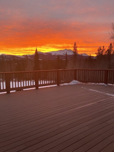 Large Private Peak 7 Lodge with Views overlooking the continental divide.