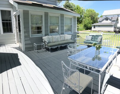 Historic New England home ,Reunions Beach pass