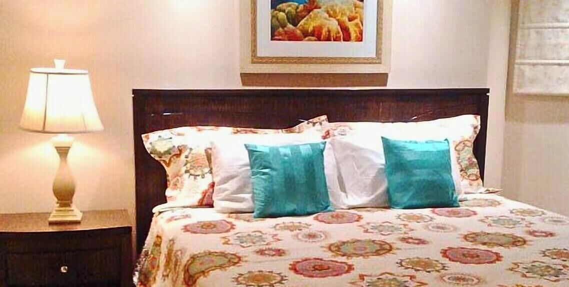 3 chambres, coffres-forts dans les chambres, fer et planche à repasser