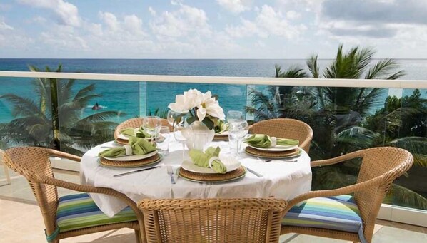 Outdoor dining - White Sand Beach Front, Turquois Blue Ocean View, Pools, Hot tub, Guarded,5 star (Christ Church)