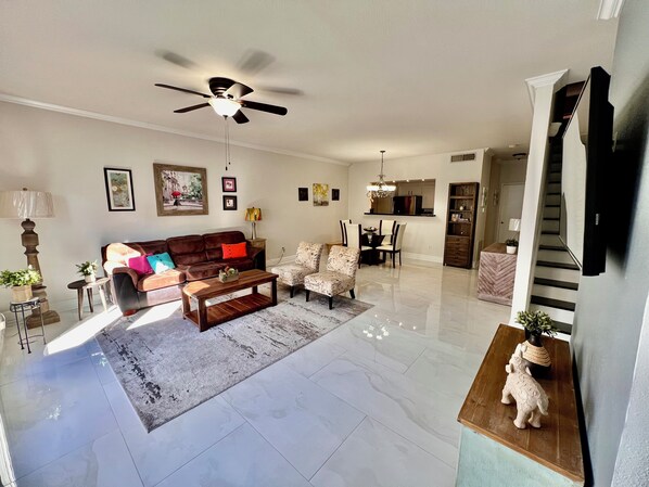 Smart TV - Energy Corridor - long term rental. Utilities included!! (Houston)