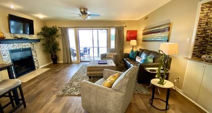 "The Cobalt" Luxury Lake Hamilton 2 Bedroom Condo. Sleeps 6!