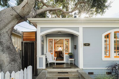 Walk to Beach, Downtown! Spa & Private Deck