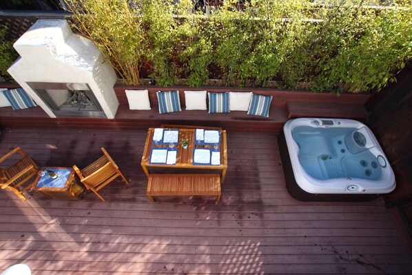 Unclassified image, 1 of 7, button