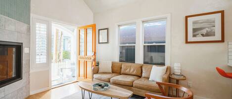 Smart TV, fireplace, stereo