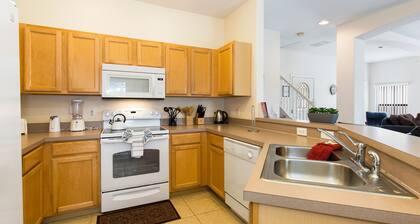 The Peninsula - Villa with Pool Conservation Area View