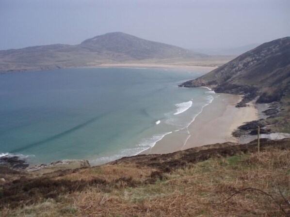 Beach nearby, sun loungers, beach towels