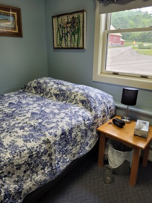 2 bedrooms, iron/ironing board, free WiFi, bed sheets - Country Cottage Near Kingdom Trails + Burke Mountain, Farm Setting  (Lyndon)