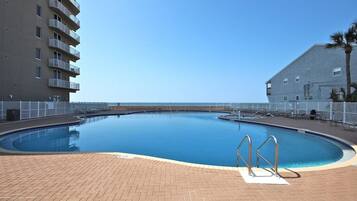 Piscine couverte, piscine chauffée