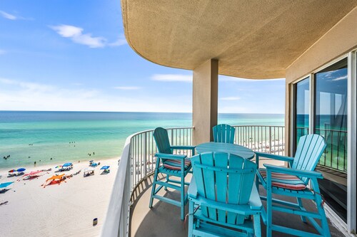 Beautiful corner views! 6th floor ~ Book Spring/Summer Now!