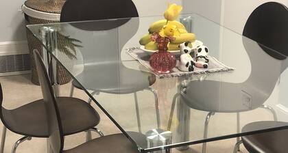 Newly furnished and renovated, nice & cozy 4BR-Free parking