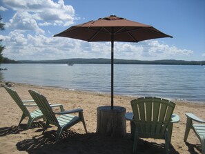 Plage, chaises longues