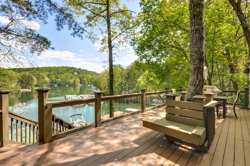 Lake Front, PETS, Theater, Dock, Swim-Fish-Boat,  Fire Pit, NEW BOAT, Pickleball