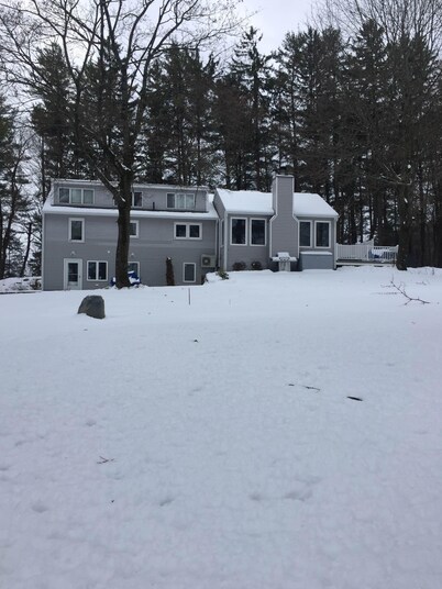 Luxury Fox Hollow Estate Home on Laurel Lake - Dream Location, Hot Tub, Kayaks++