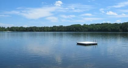 Luxury Fox Hollow Estate Home on Laurel Lake - Dream Location, Hot Tub, Kayaks++