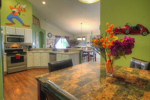 Dining - The Adventure Villa - South Facing Pool with Jets - Min. to Disney - Game Room (Kissimmee)