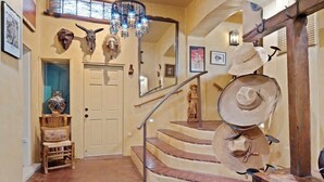 Interior - Panoramic Views, Walk to the Plaza, Flexible Space (Santa Fe)