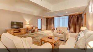 Suite Deluxe | Caja fuerte, escritorio, tabla de planchar con plancha y wifi gratis