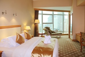 In-room safe, desk, iron/ironing board, free WiFi