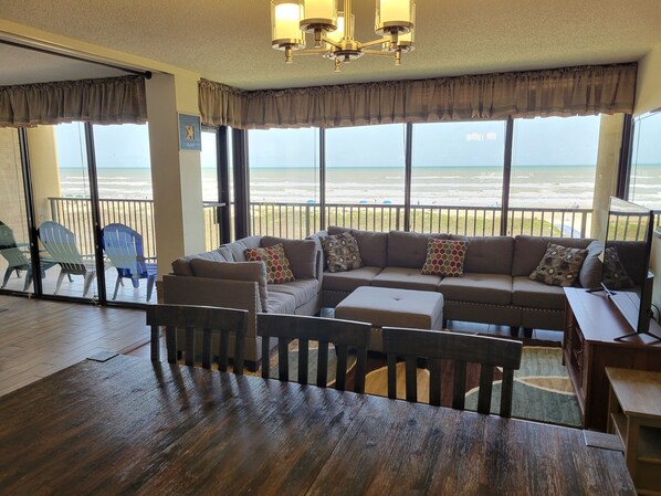 Smart TV, video games, DVD player, toys - Beachfront Sea Vista 3rd Floor Direct Beach View Rental by Owner 3 King Beds (South Padre Island)