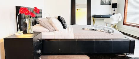 3 室のベッドルーム、デスク、アイロン / アイロン台、WiFi (無料)