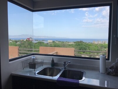 El Sargento/La Ventana Private Home near the Beach. Strong Wi-Fi, Smart TV!