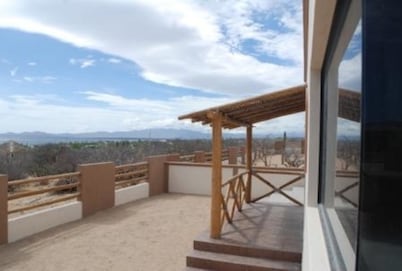 El Sargento/La Ventana Private Home near the Beach. Strong Wi-Fi, Smart TV!