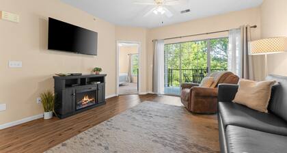 Walk-In "Hideaway Holiday Hills" Condo w / Netflix / poreallas / Golf / Sisäallas!