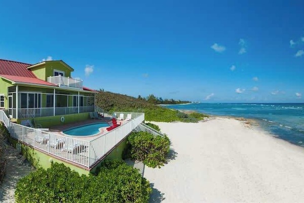 Parrot-ise Villa - Beach