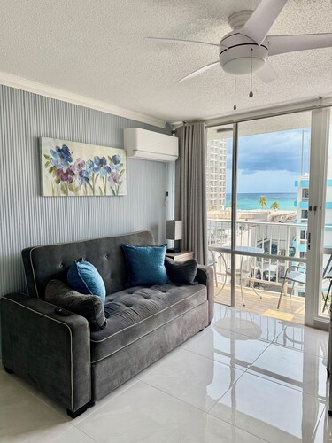 ONE BEDROOM WITH WIFI  In San Juan, Puerto Rico-Parking Included.