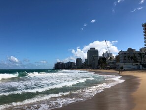 Beach nearby, sun-loungers, beach towels