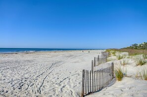 Beach nearby, sun-loungers, beach umbrellas