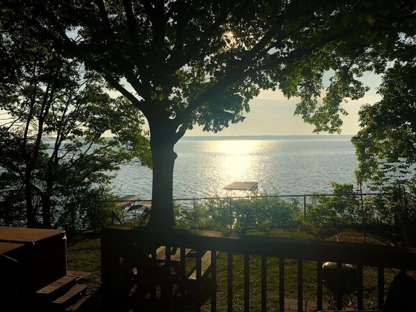 Terrace/patio - Anthony Beach-Seneca-Waterfront-Hot Tub-Wine Trail-Big Deck, Recently Updated-New Dock-Pets OK (Penn Yan)