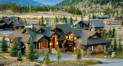 Breck Mansion- Mountain Views, Hot Tub, Sauna, Guest House, Golf Course