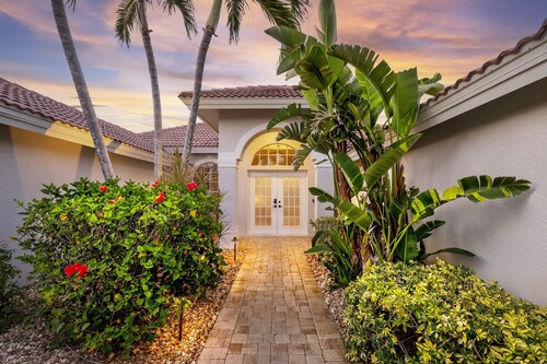 Tivoli Oasis - Boutique-tyylikäs uima-allas- / spa-talo w Canal View -paikalla Napolin keskustassa