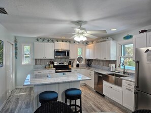 Fridge, microwave, oven, stovetop - Newly Renovated Island Pool Home
(Captiva)