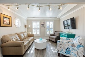 Smart TV, DVD player