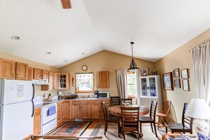 Fridge, microwave, oven, stovetop - Private And Secluded Rental On the Kalamazoo River - Saugatuck-Douglas-Fennville (Fennville)