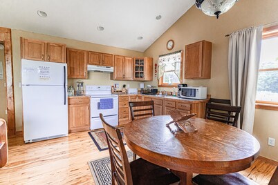 Private And Secluded Rental On the Kalamazoo River - Saugatuck-Douglas-Fennville