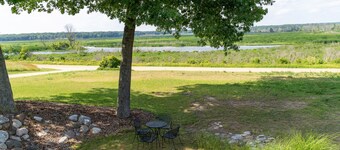 Private And Secluded Rental On the Kalamazoo River - Saugatuck-Douglas-Fennville