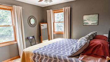 2 bedrooms, iron/ironing board, free WiFi, bed sheets