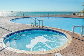 Inomhuspool och uppvärmd pool