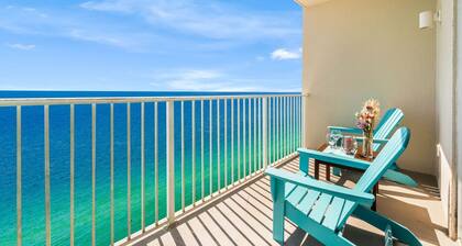 Beautiful Condo with beach view free beach service, wifi and 10% weekly discount