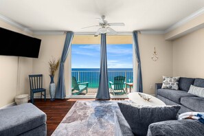 Smart-TV, Kamin, DVD-Player, Stereoanlage