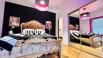 2 habitaciones, tabla de planchar con plancha, wifi y ropa de cama