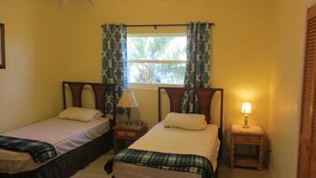 4 bedrooms, desk, iron/ironing board, travel crib