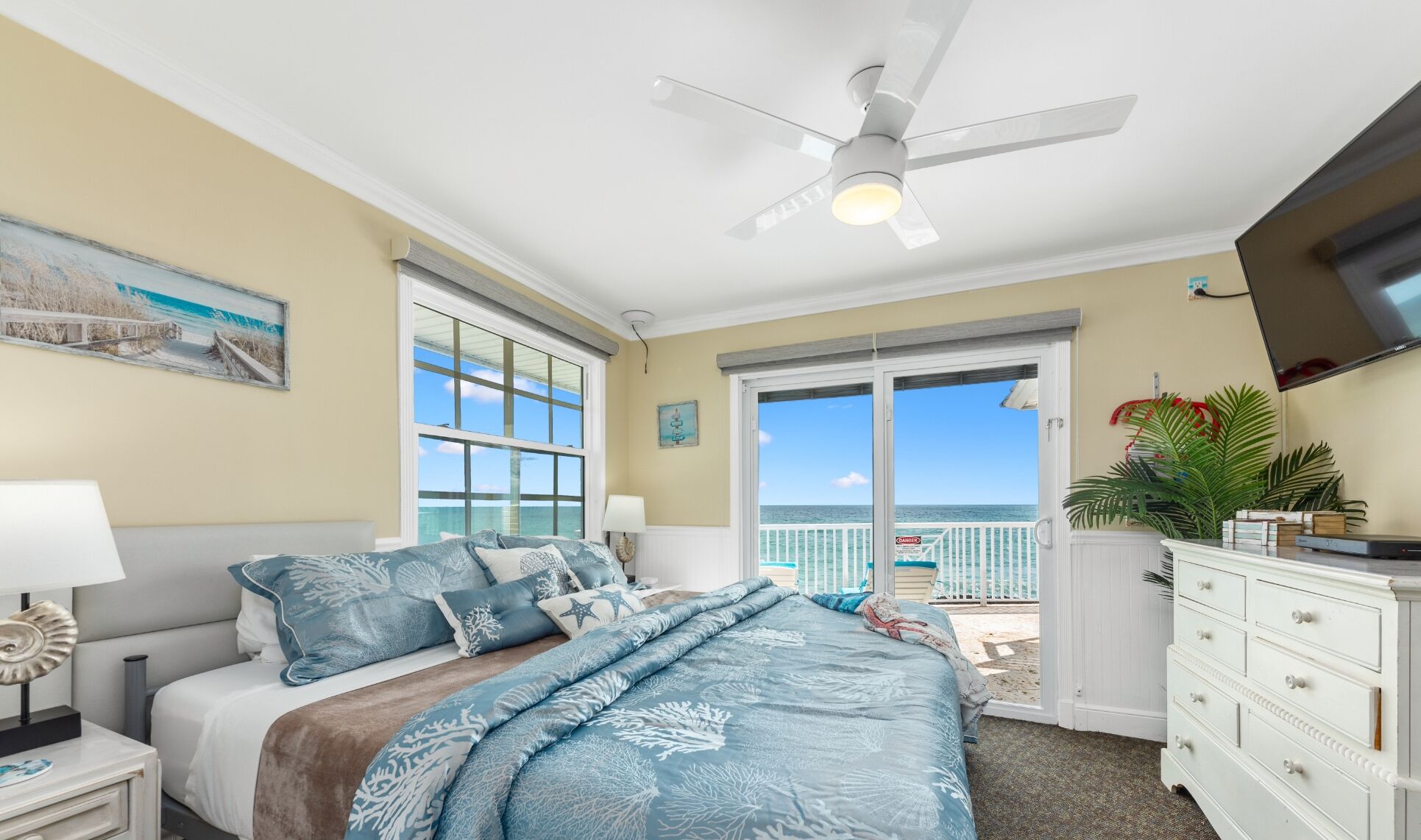 22 bedrooms, in-room safe, desk, iron/ironing board