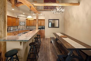 Dining - Large Beautiful Getaway Steps from the Slopes Sleeps 14, Private Hot Tub (Whitefish)