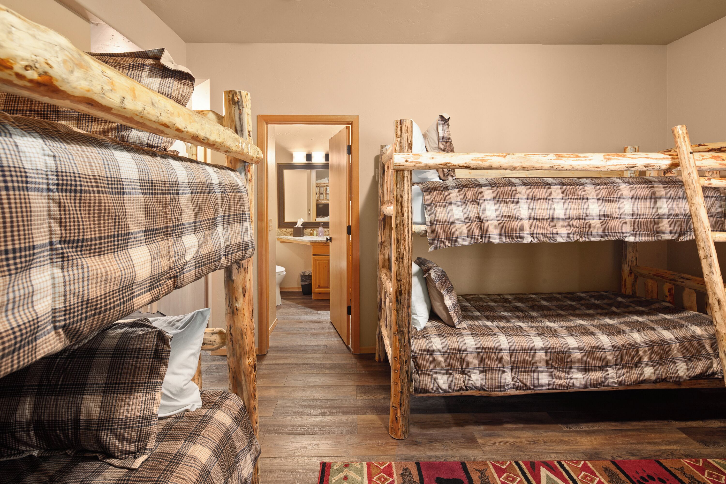 4 bedrooms, desk, iron/ironing board, free WiFi