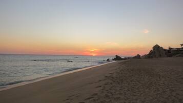 Sun-loungers, beach towels
